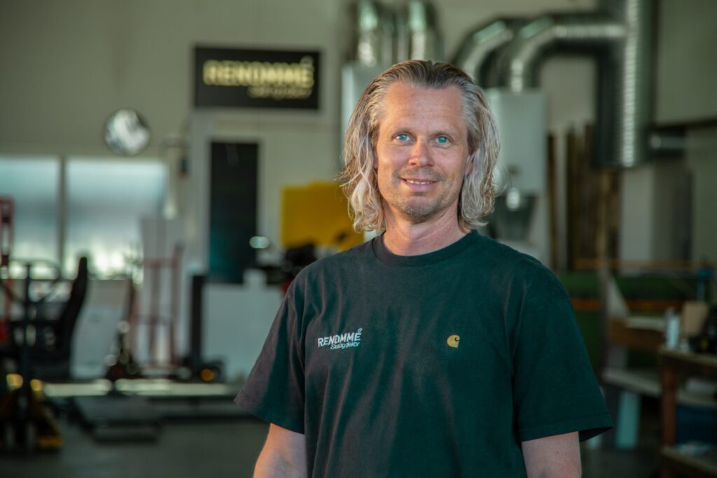 Rune Kydland hos Renommé Skilt og Dekor