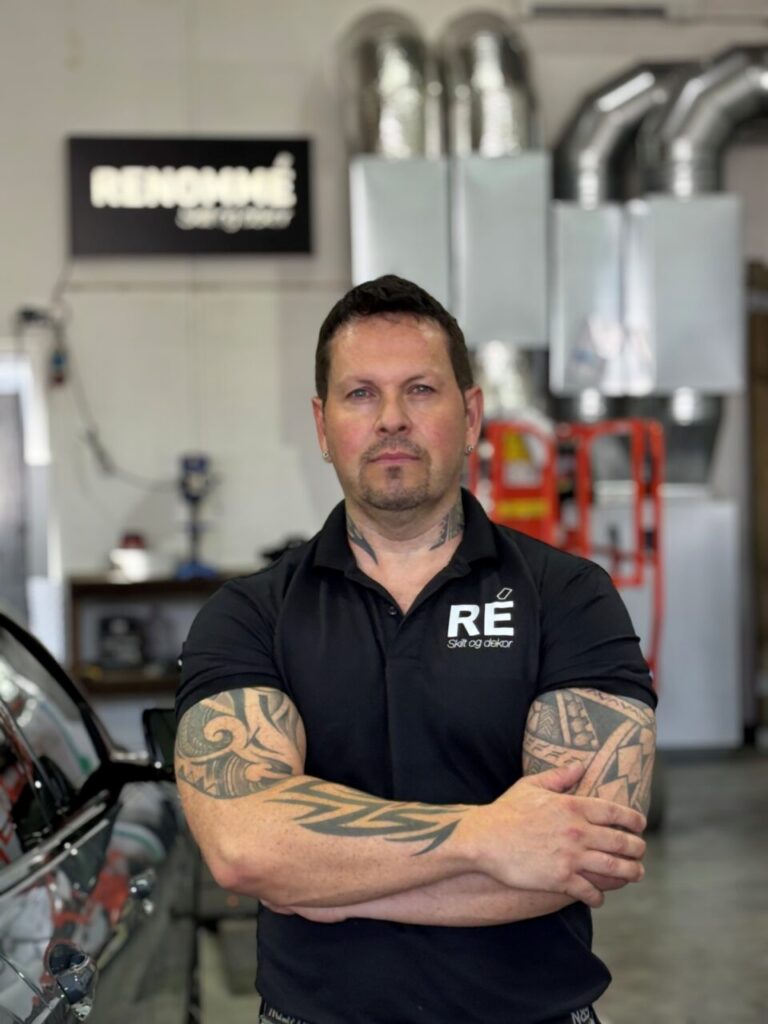 Nils Kåre Hadland hos Renommé Skilt og Dekor